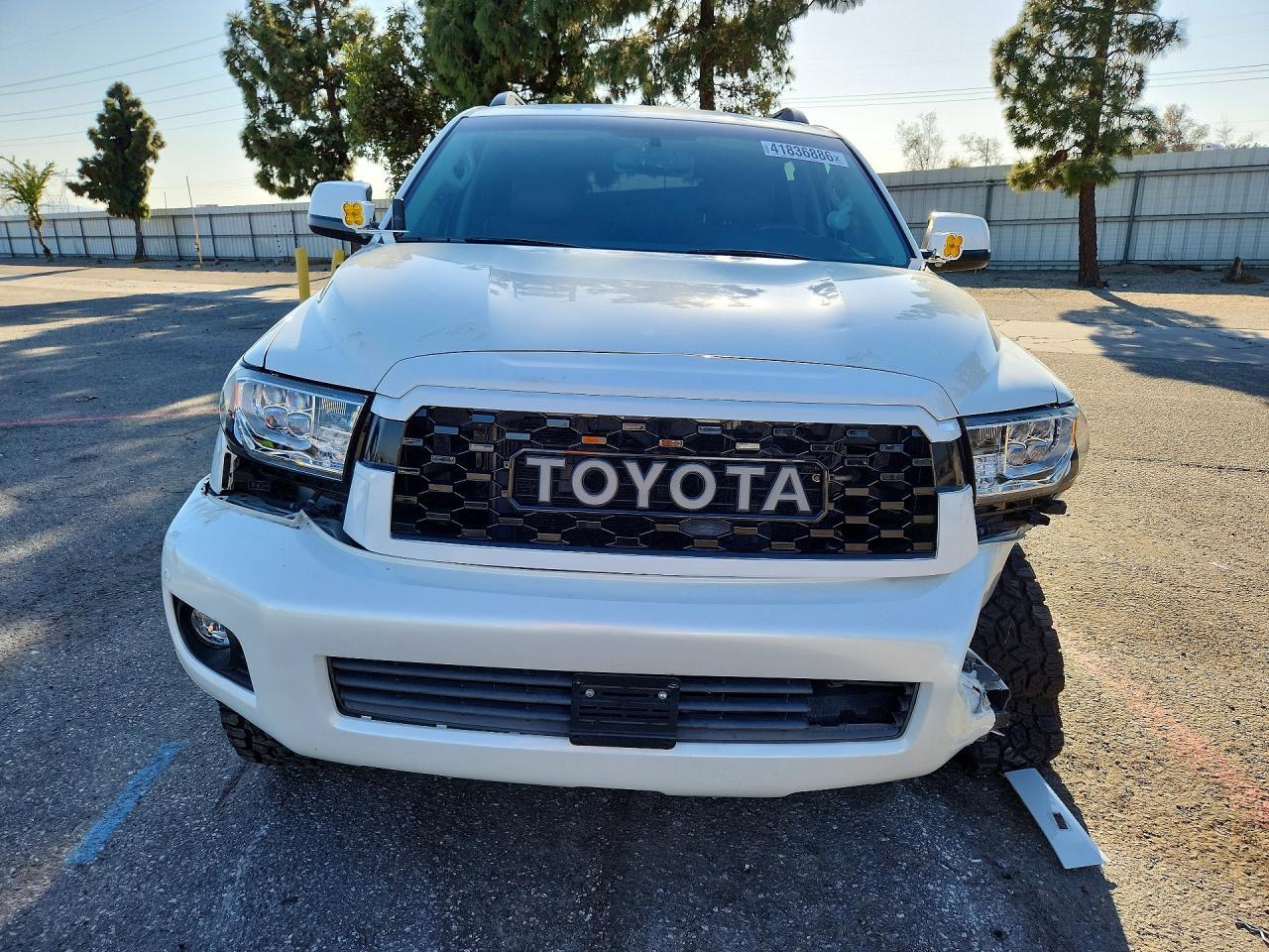 2011 TOYOTA Sequoia