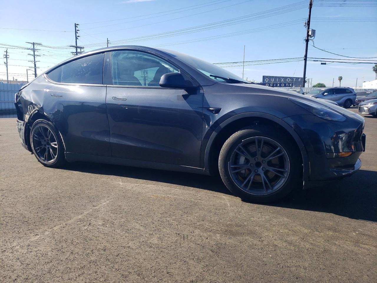 2024 TESLA MODEL Y