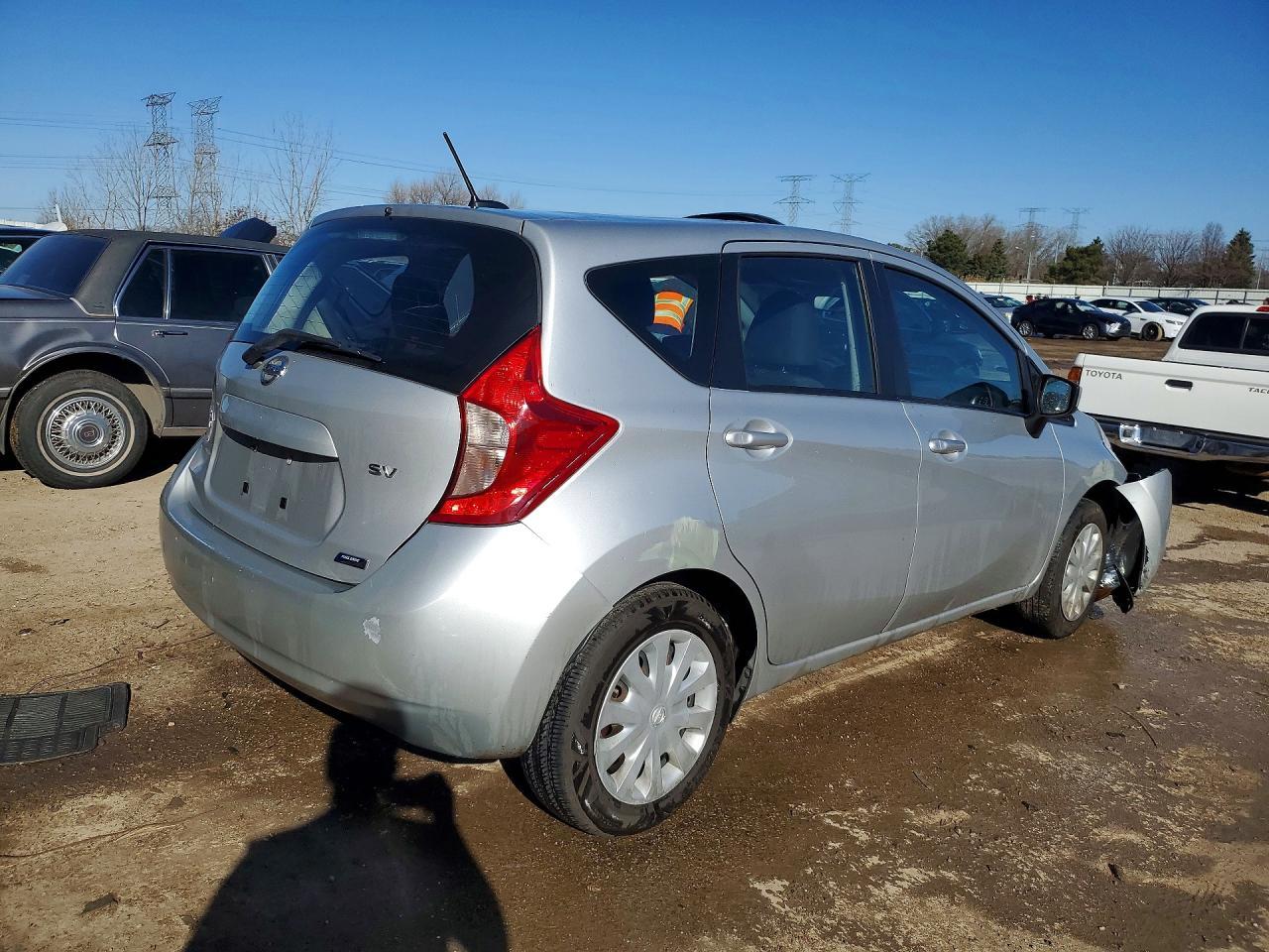 2016 NISSAN Versa Note