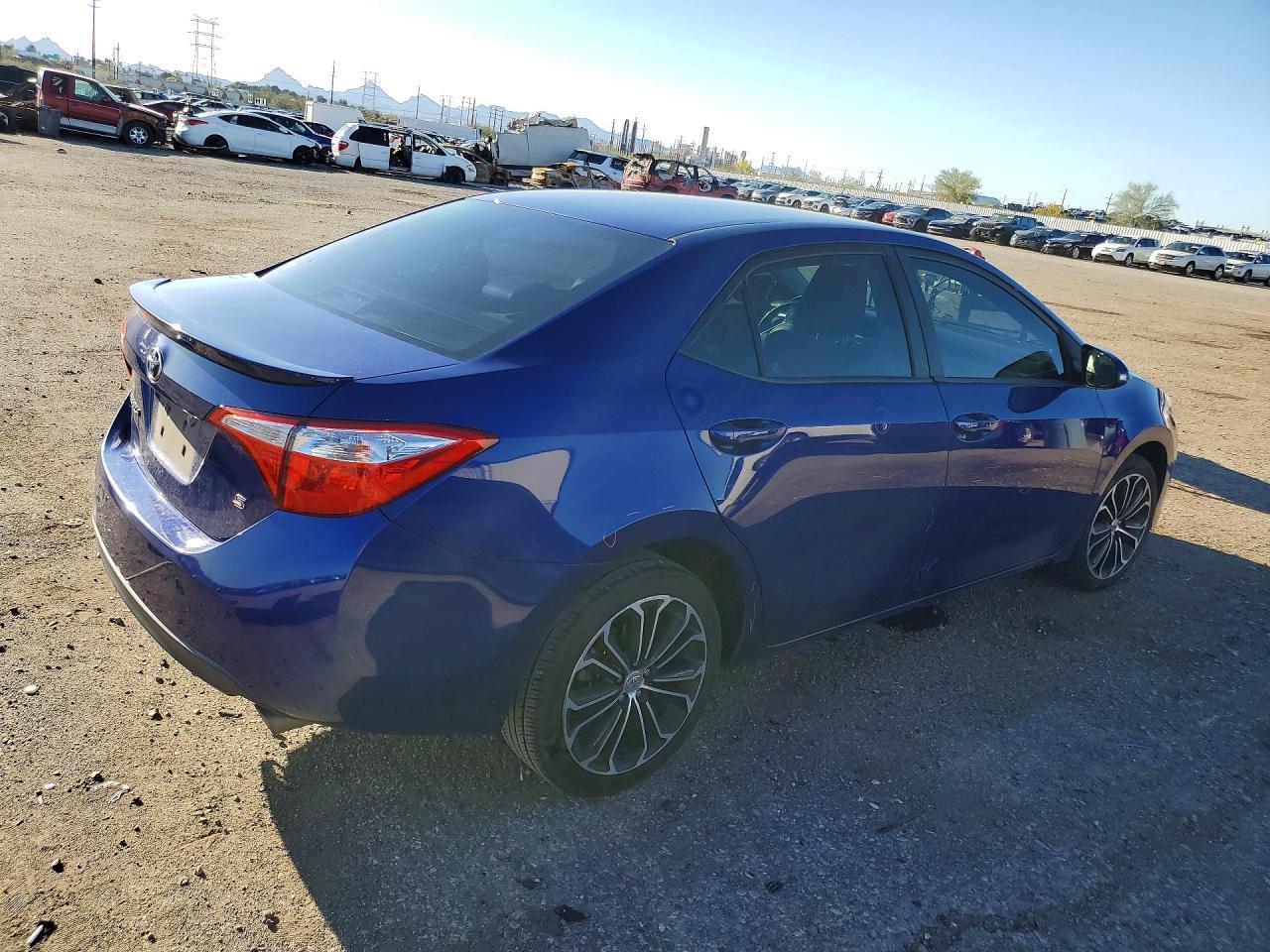 2015 TOYOTA COROLLA