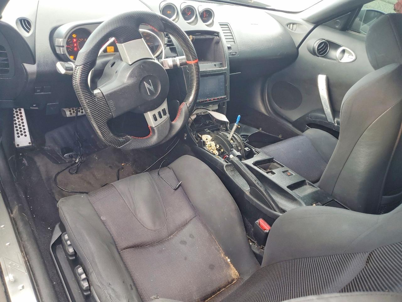 2005 NISSAN Z