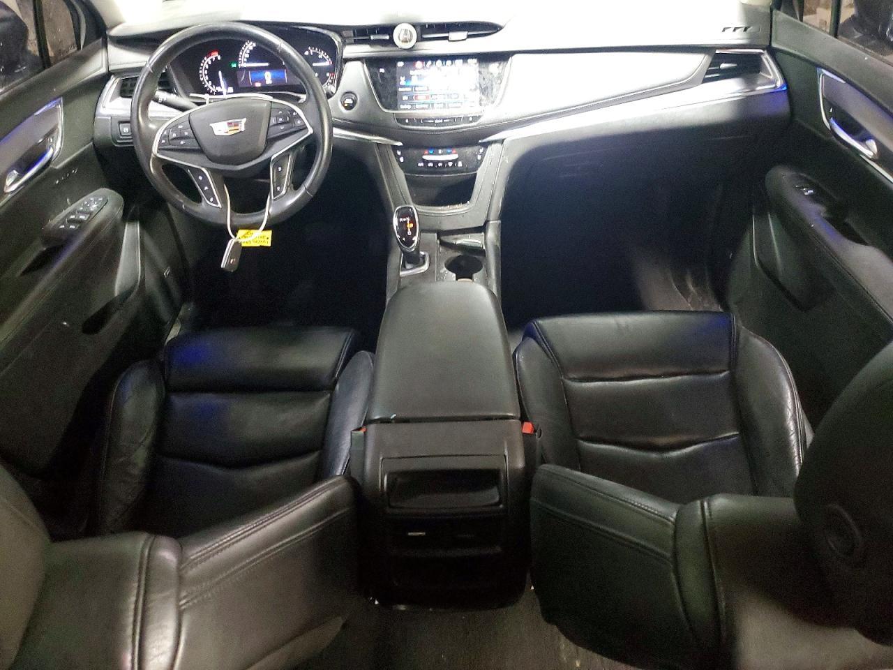 2017 CADILLAC XT5