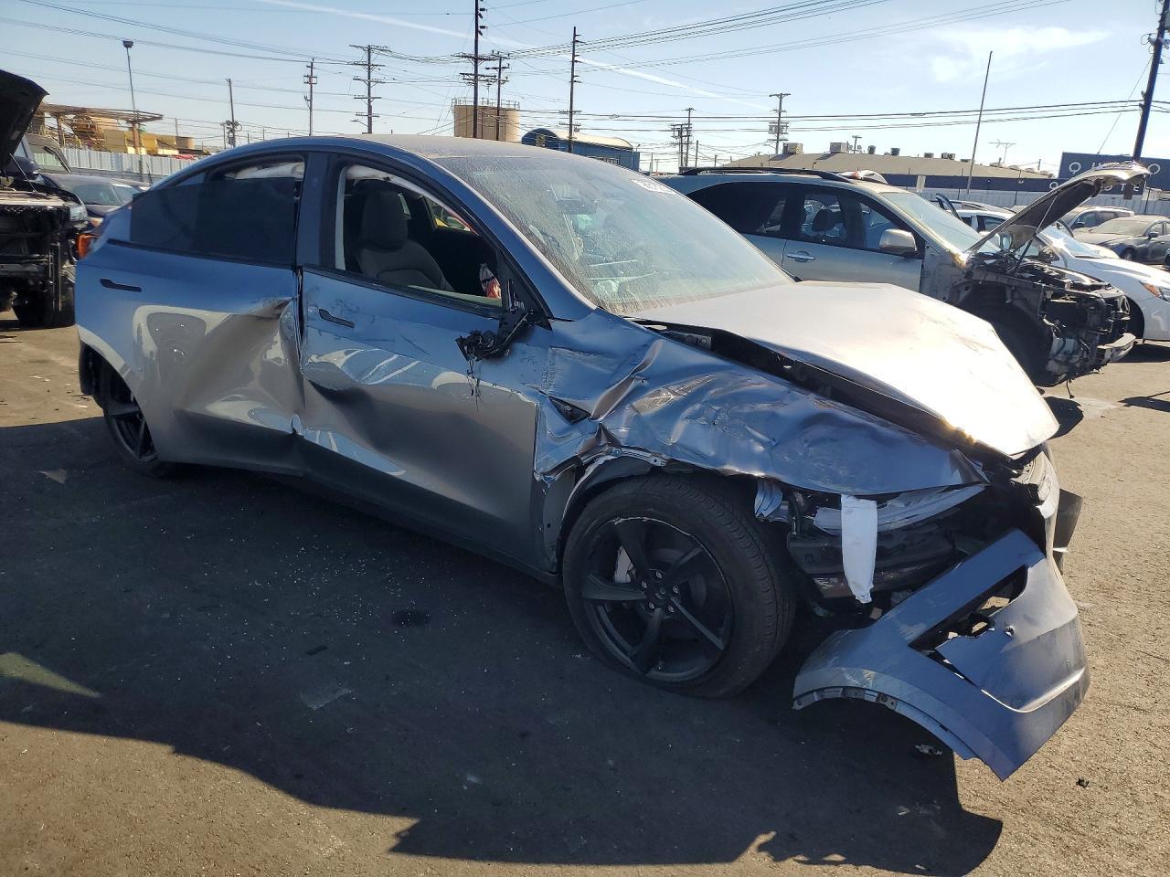 2026 TESLA MODEL Y