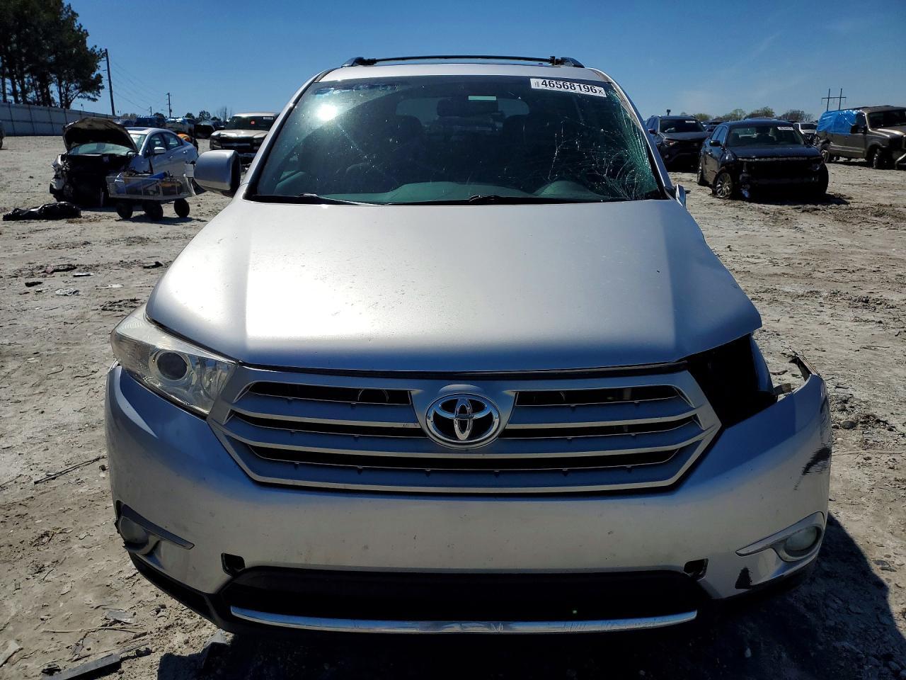 2013 TOYOTA HIGHLANDER