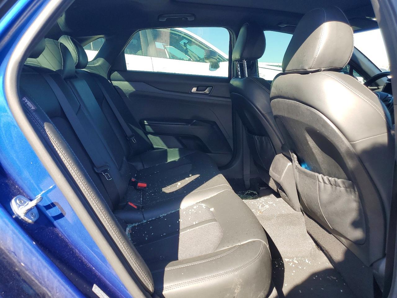 2022 KIA K5