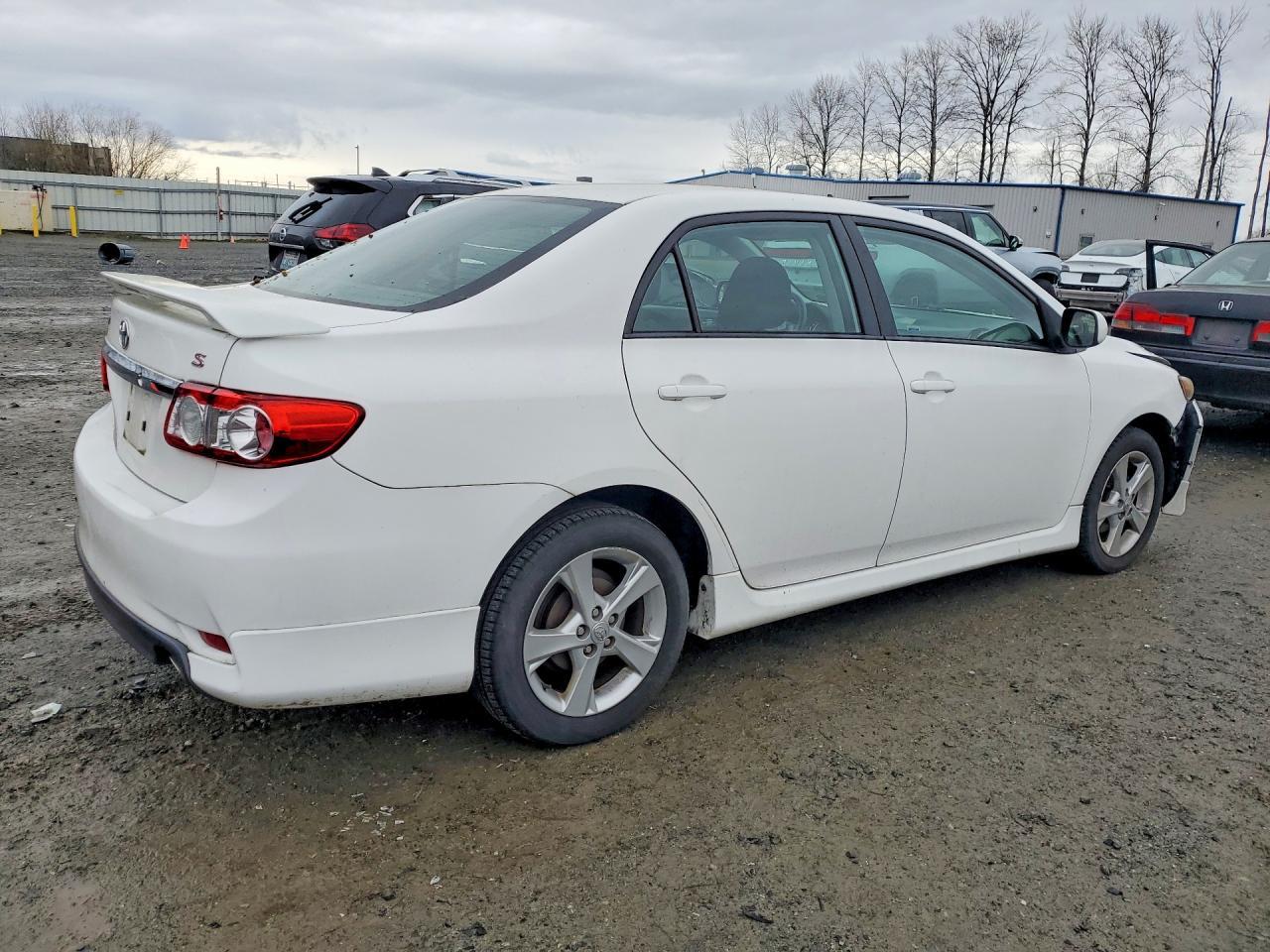 2013 TOYOTA COROLLA