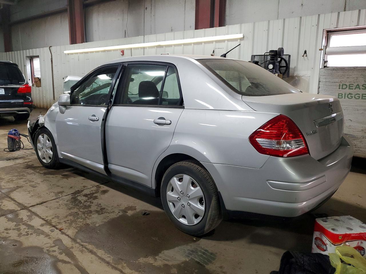 2011 NISSAN VERSA