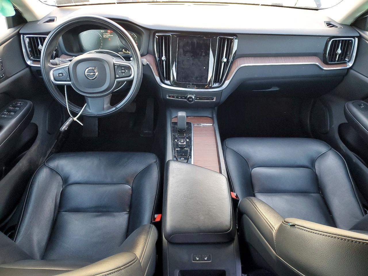 2022 VOLVO S60