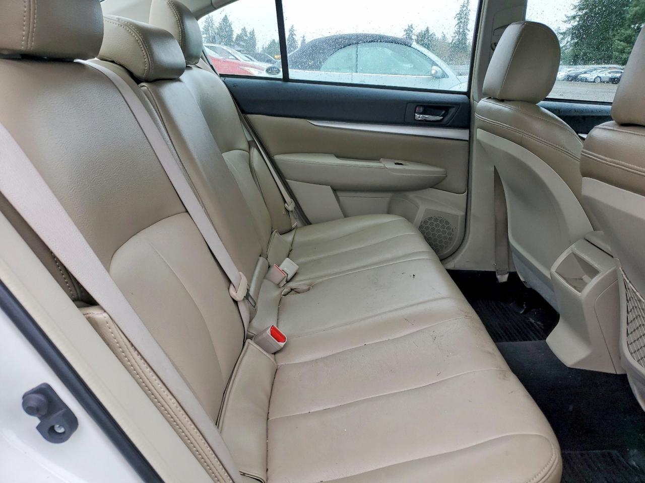 2010 SUBARU Legacy