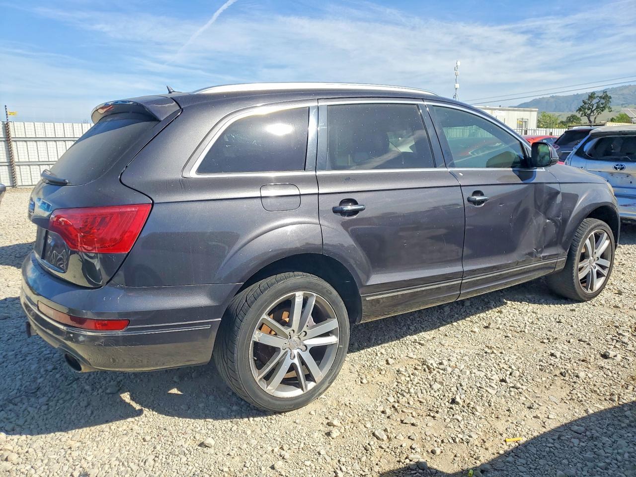 2012 AUDI Q7