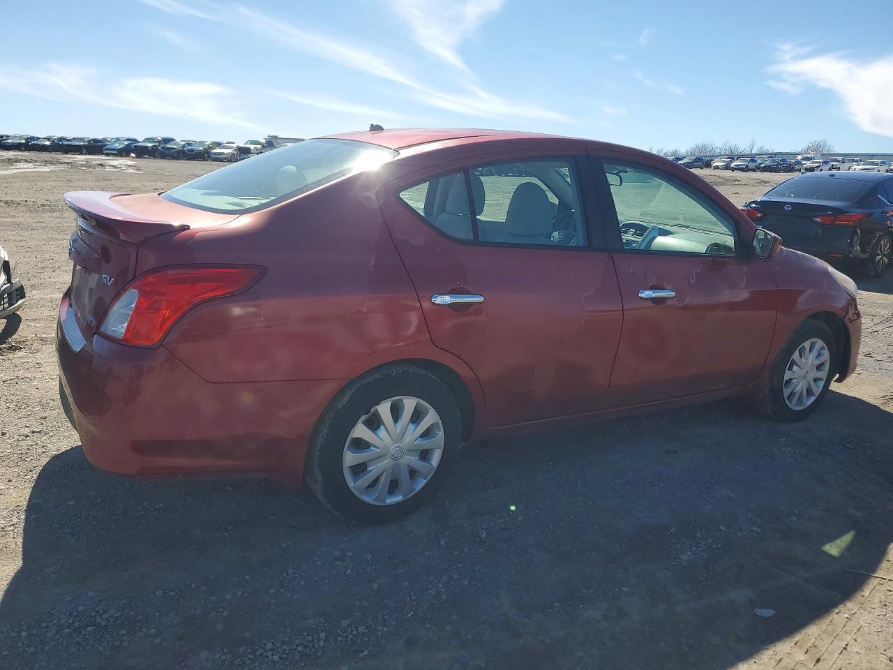 2015 NISSAN VERSA