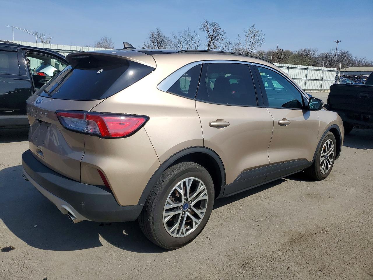 2021 FORD ESCAPE