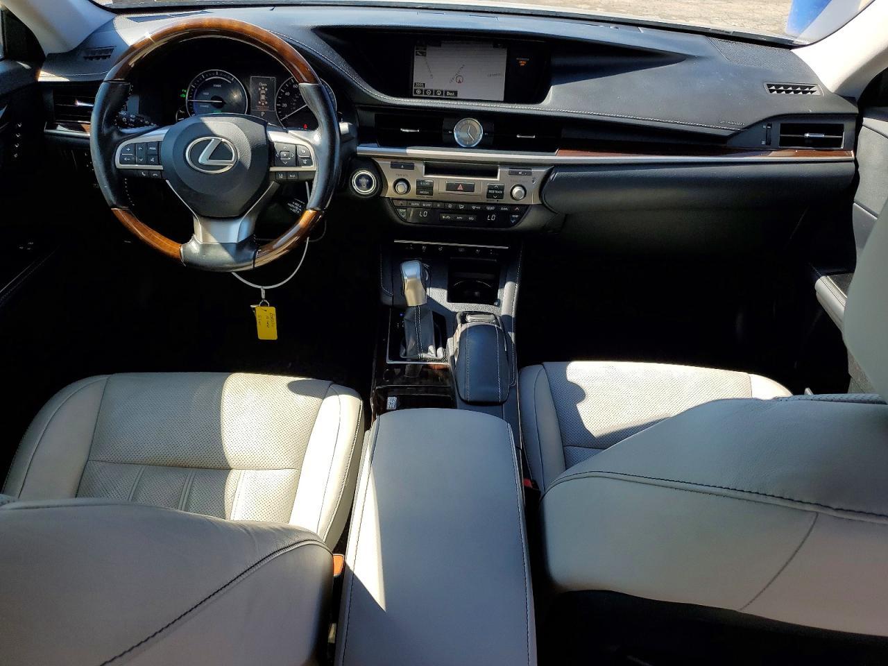 2016 LEXUS ES 300H