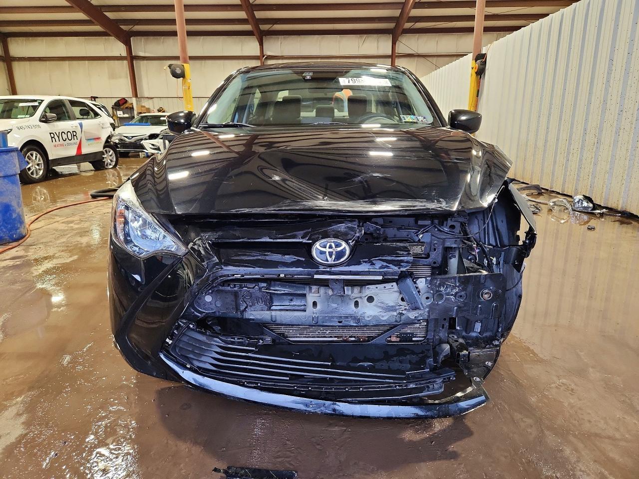 2017 TOYOTA YARIS