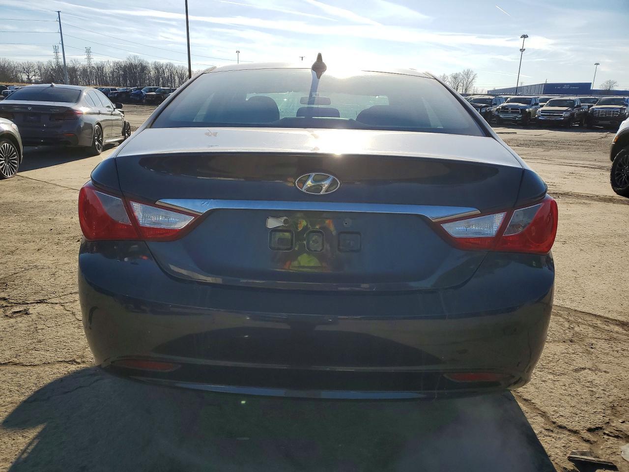 2011 HYUNDAI SONATA