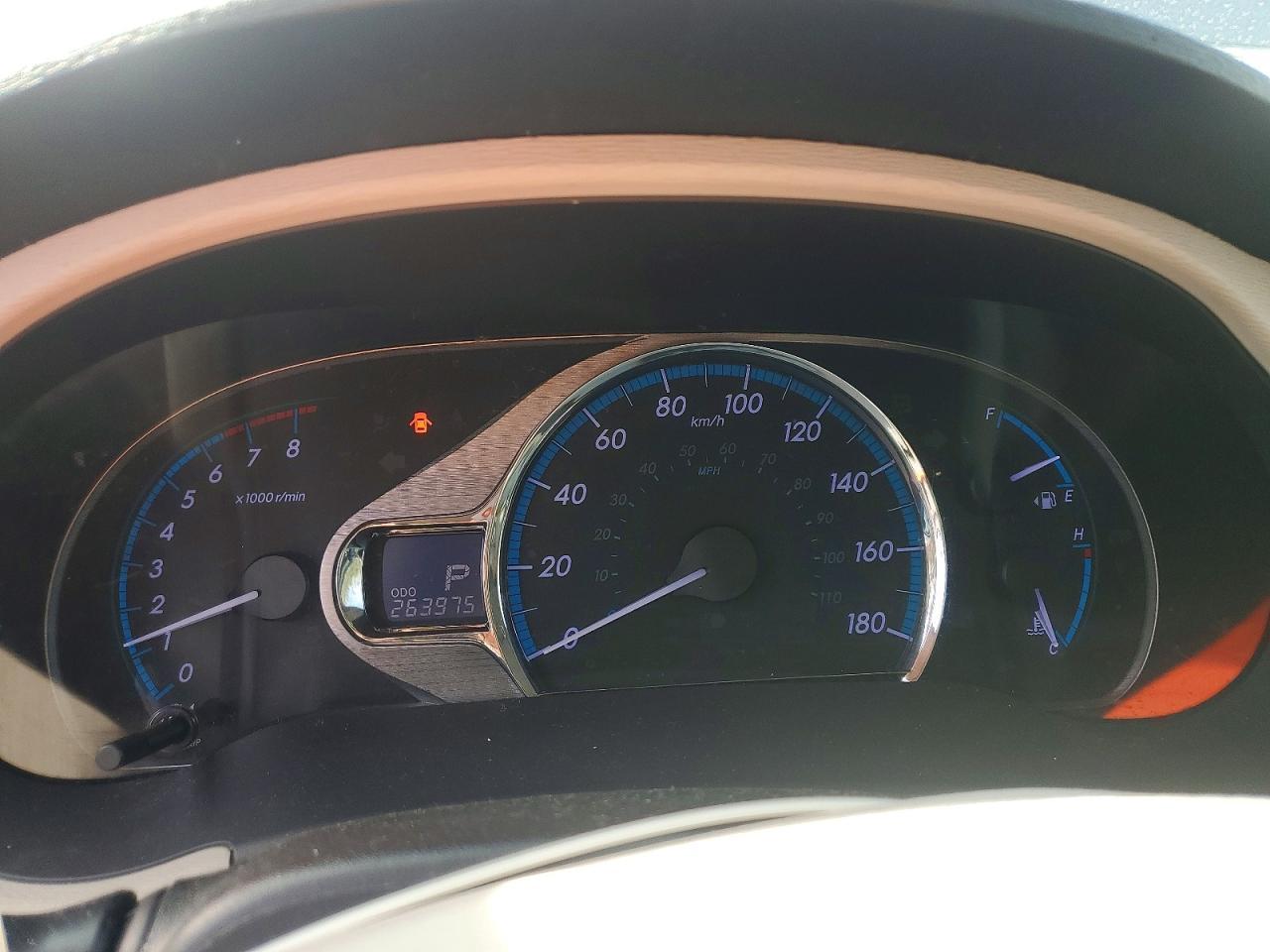2011 TOYOTA SIENNA
