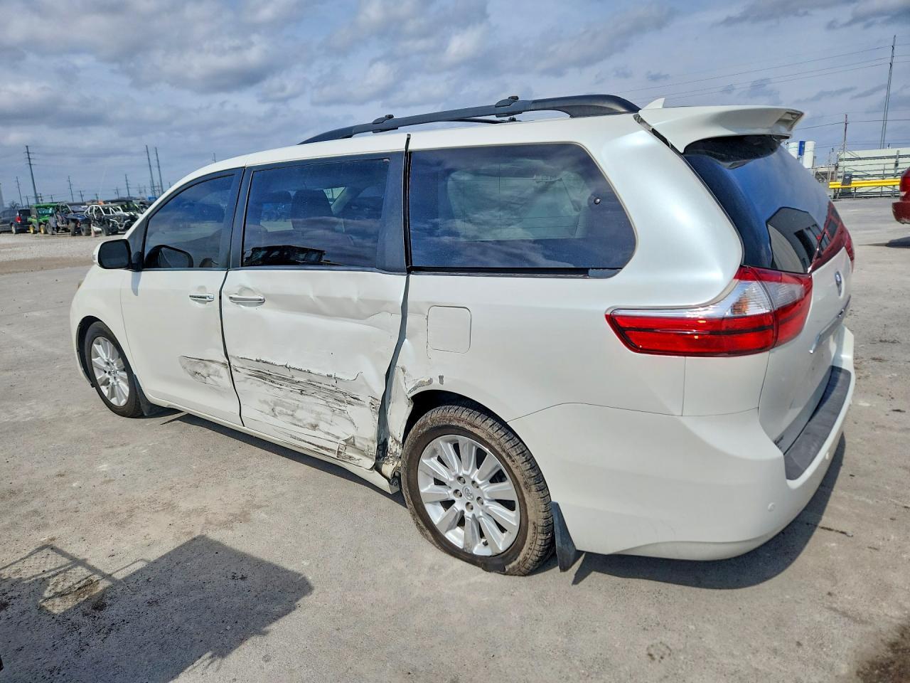 2015 TOYOTA SIENNA