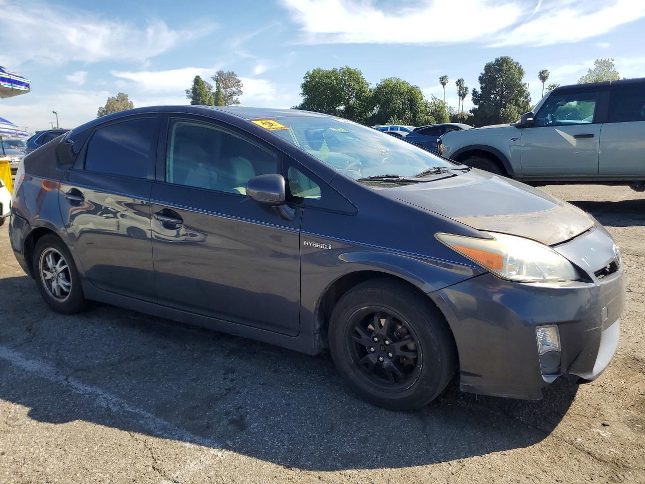 2011 TOYOTA PRIUS