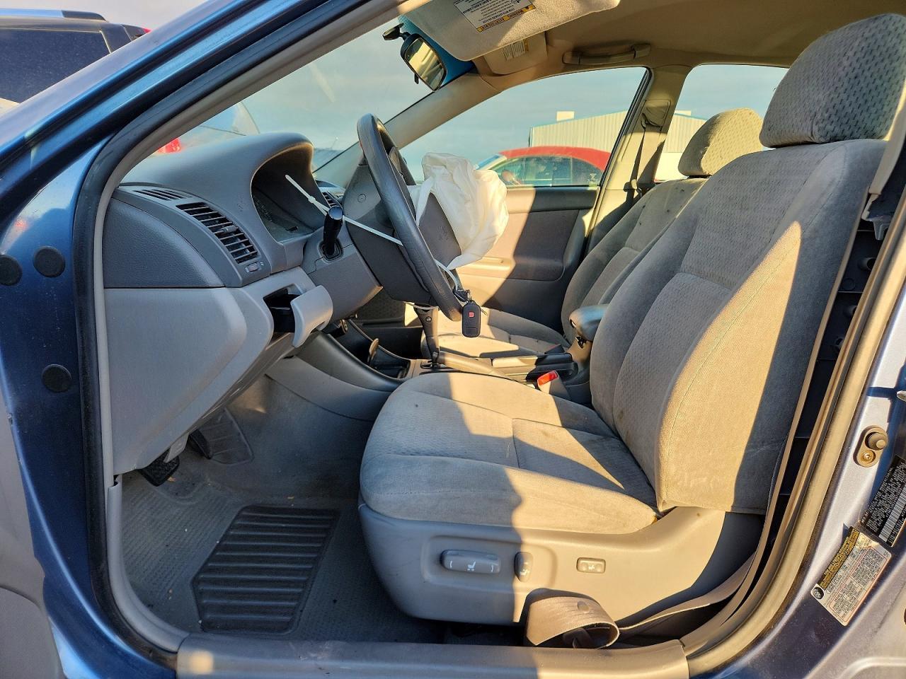 2004 TOYOTA CAMRY