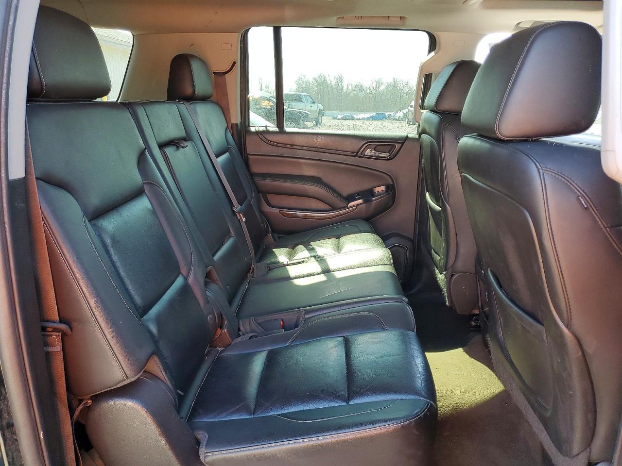 2015 CHEVROLET Suburban
