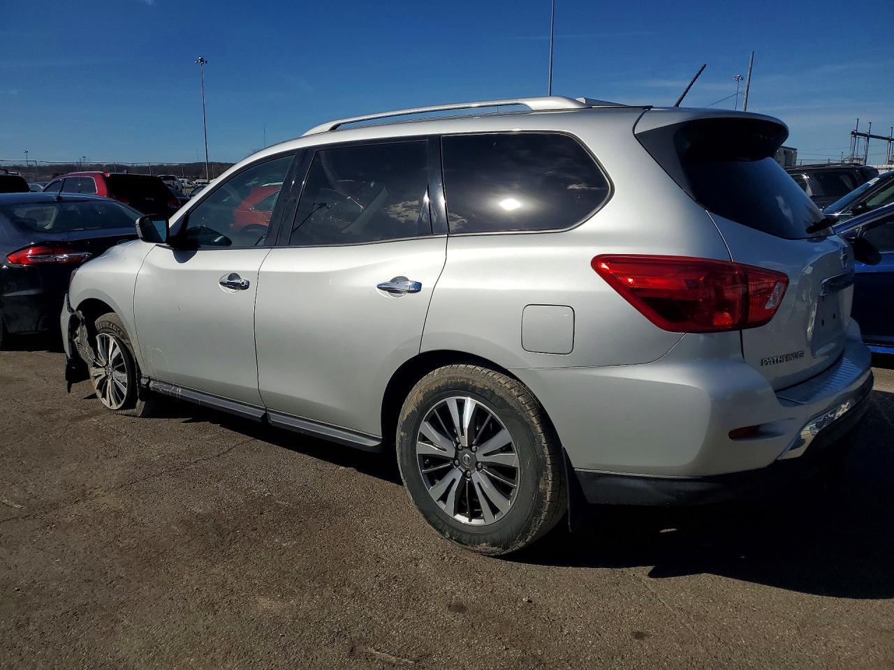 2017 NISSAN PATHFINDER