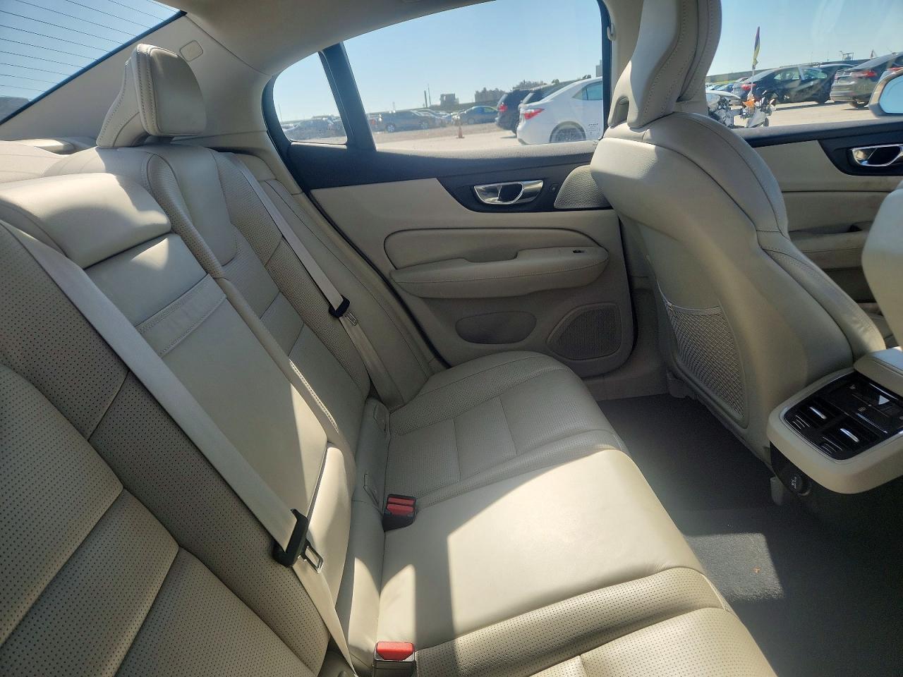 2019 VOLVO S60