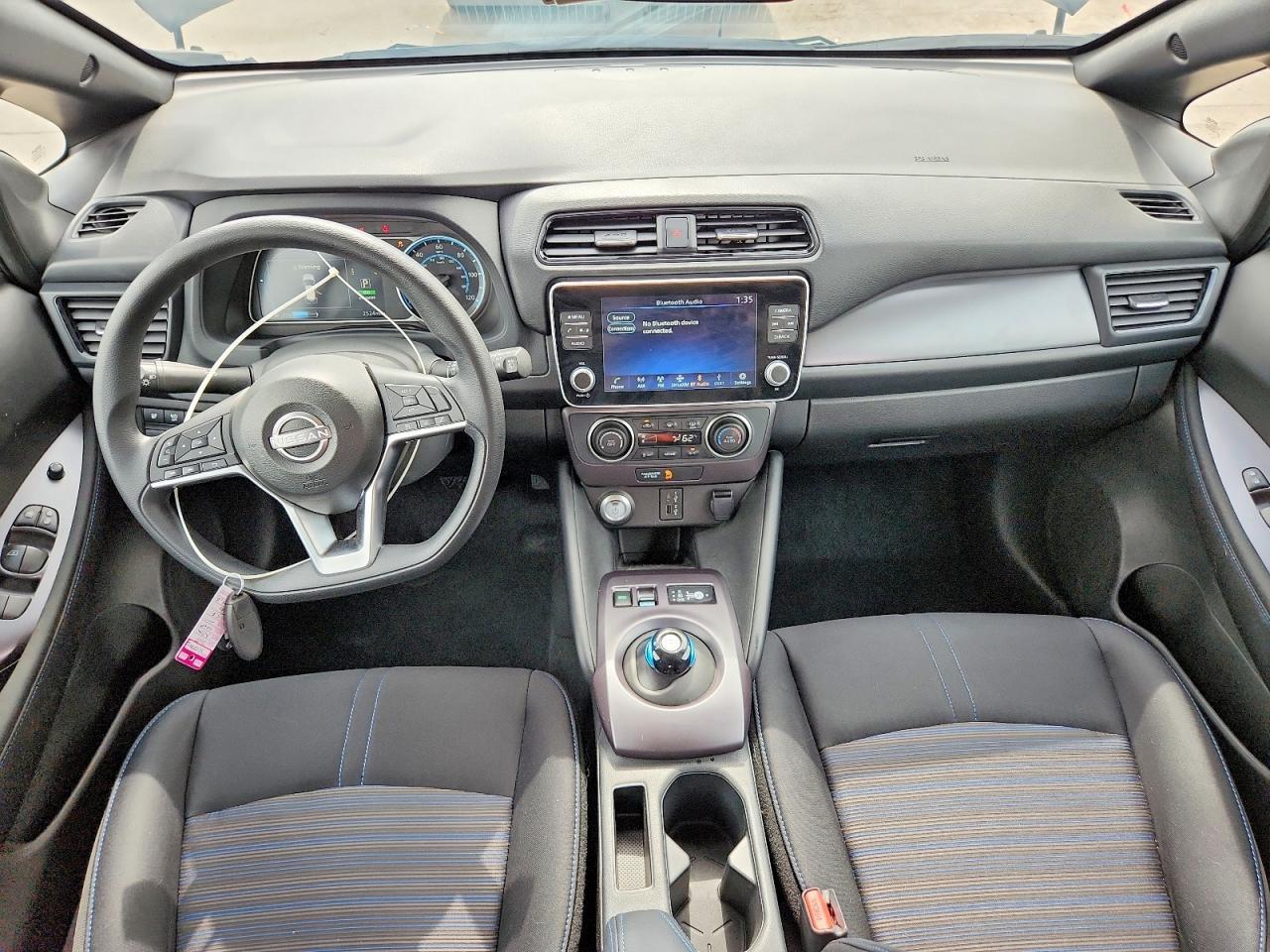 2025 NISSAN LEAF