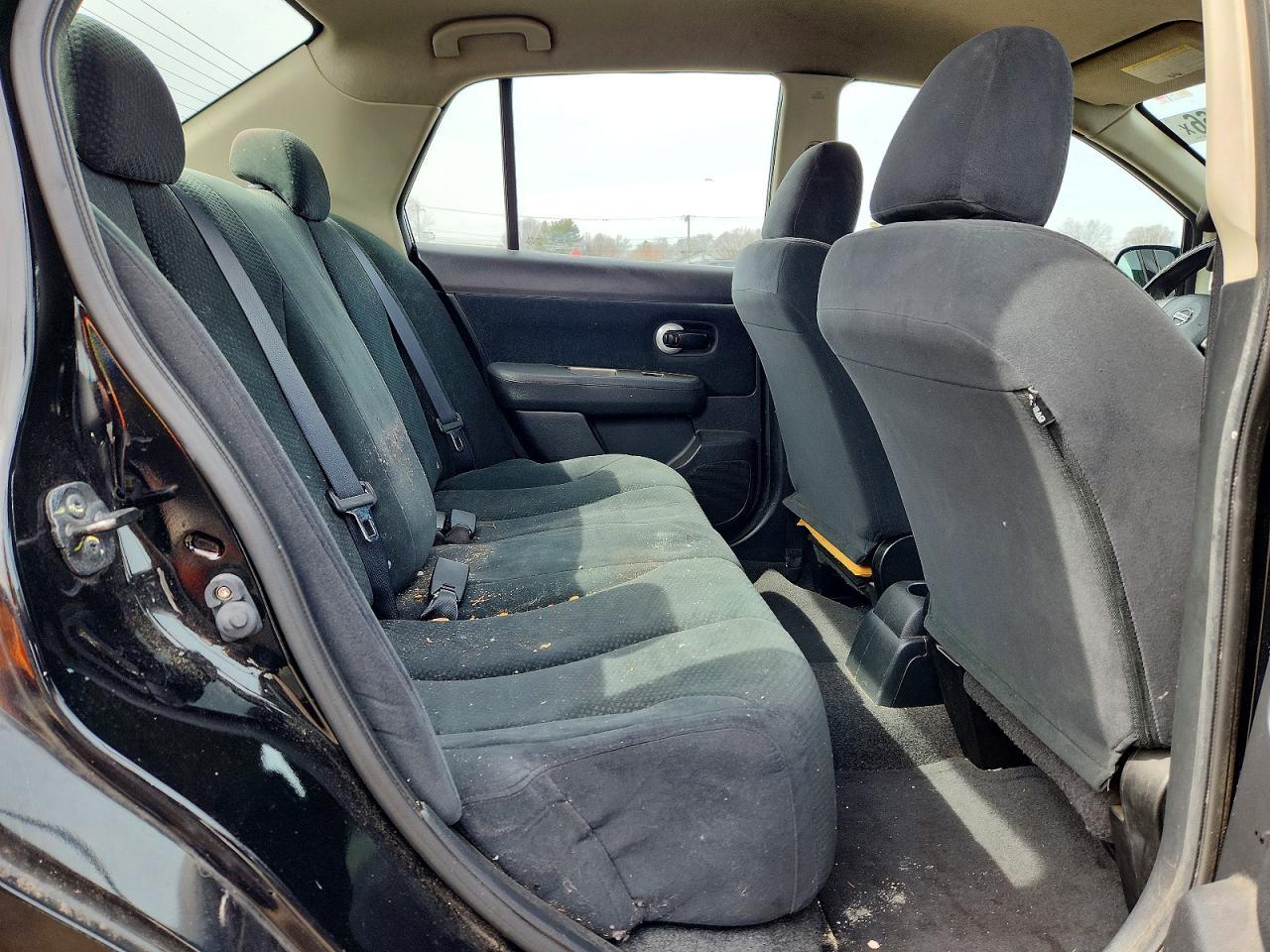 2011 NISSAN VERSA