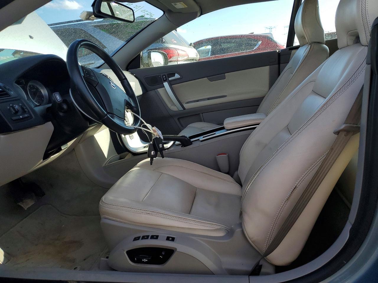 2013 VOLVO C70