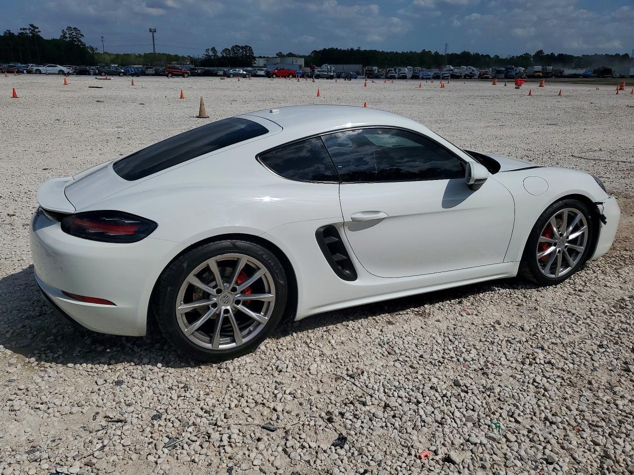 2018 PORSCHE Cayman