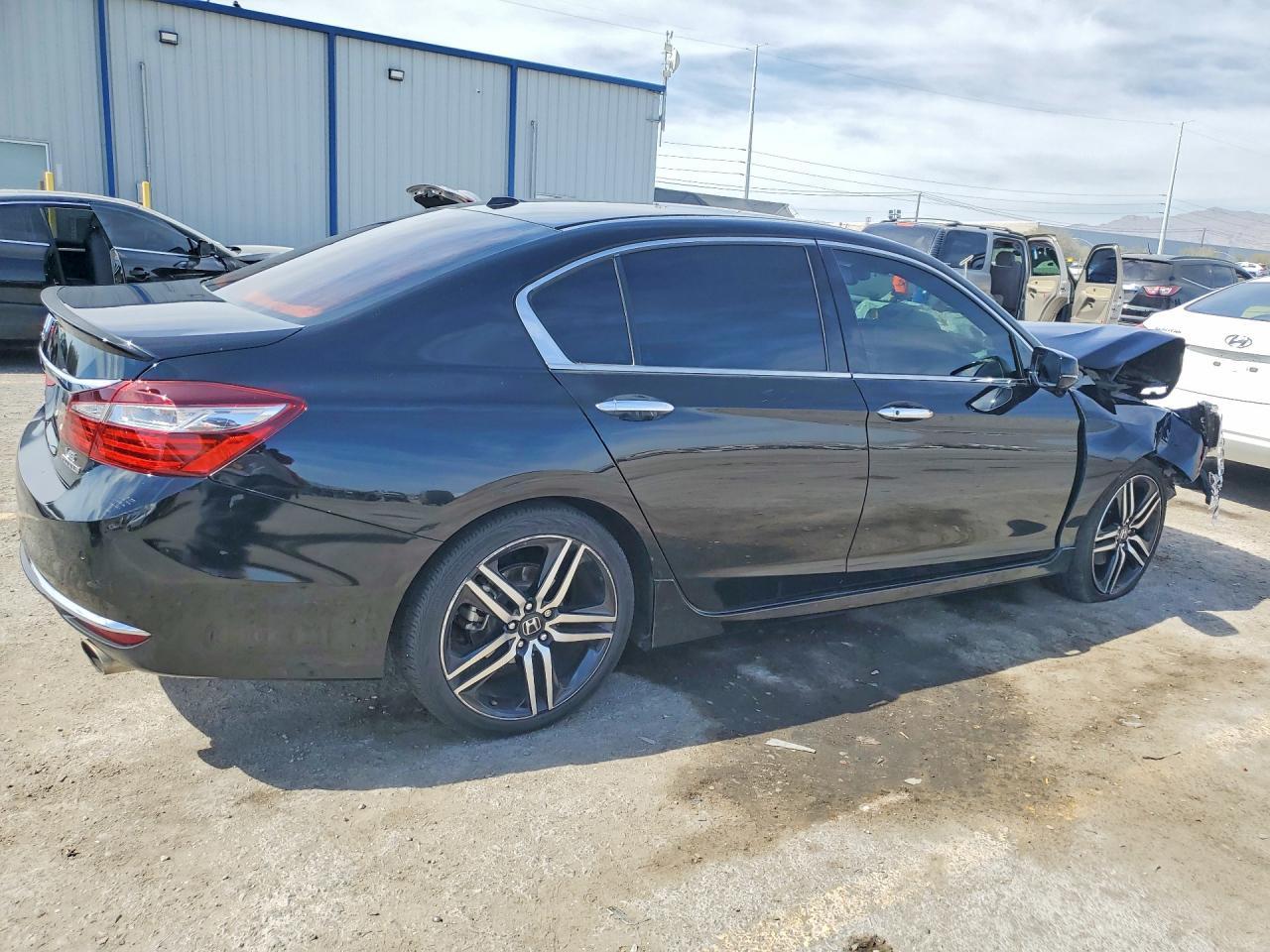 2017 HONDA ACCORD