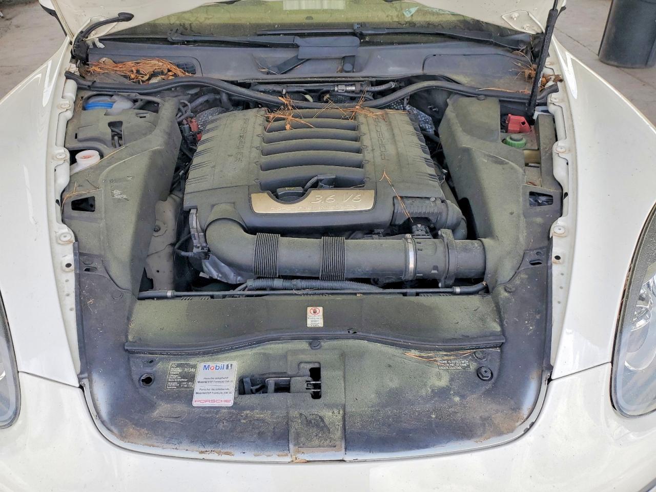 2011 PORSCHE CAYENNE