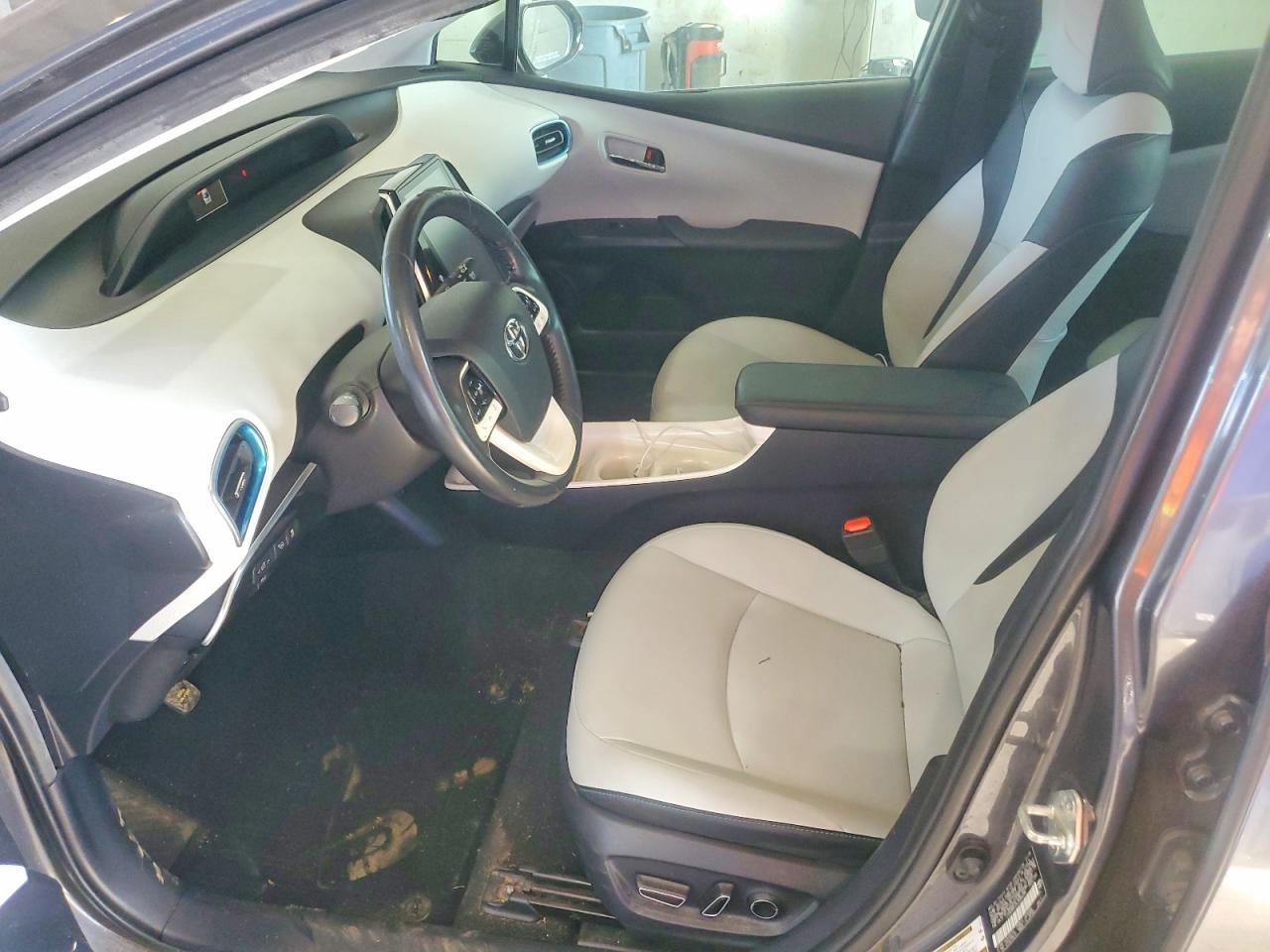 2018 TOYOTA PRIUS