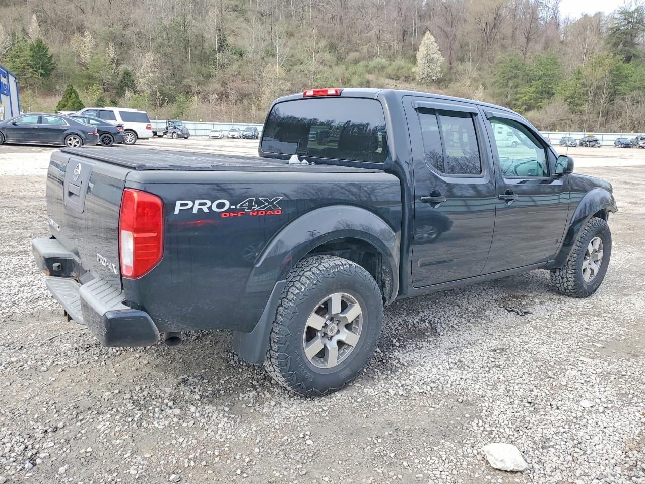 2011 NISSAN Frontier