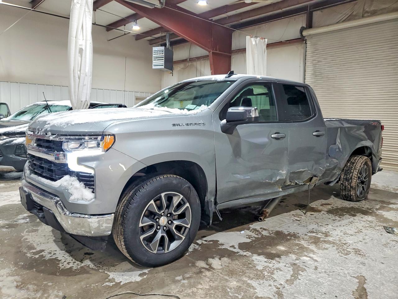 2025 CHEVROLET Silverado