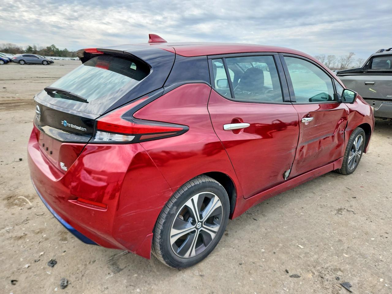 2021 NISSAN LEAF