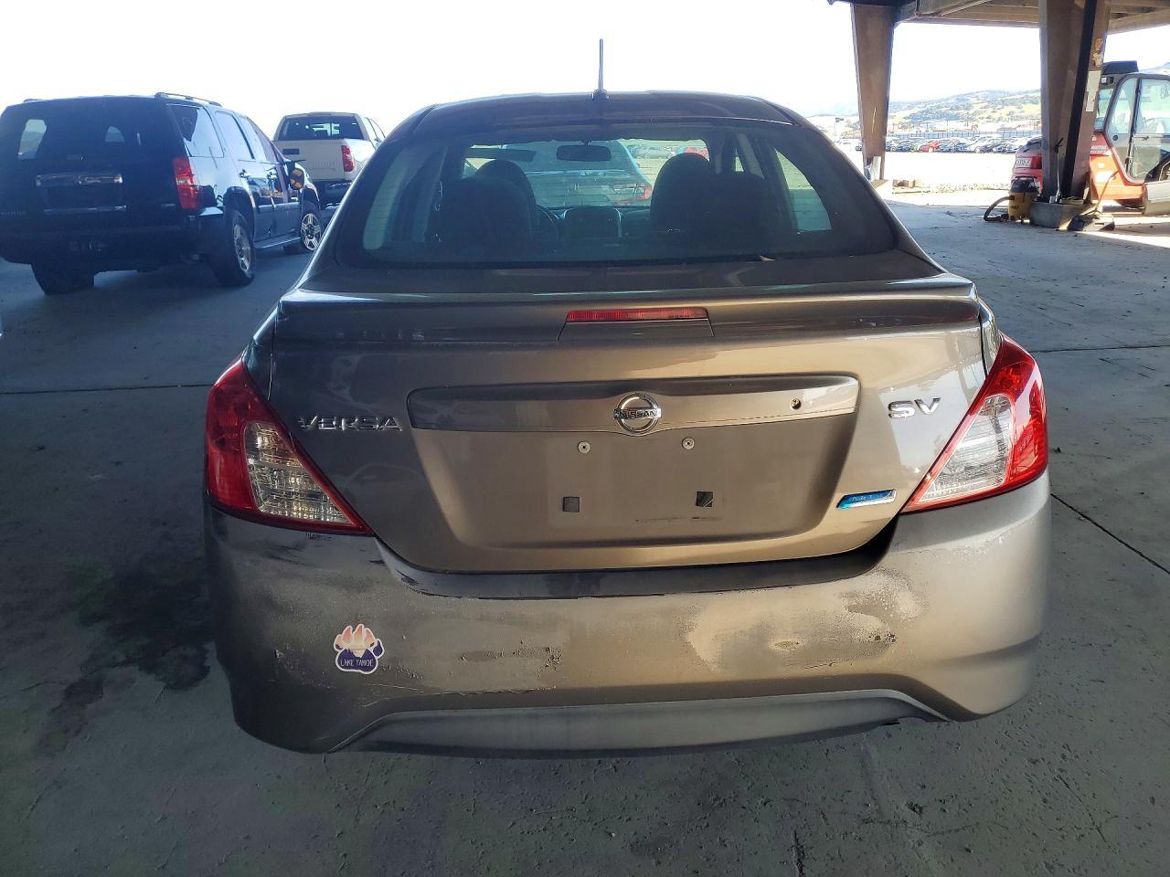 2015 NISSAN VERSA