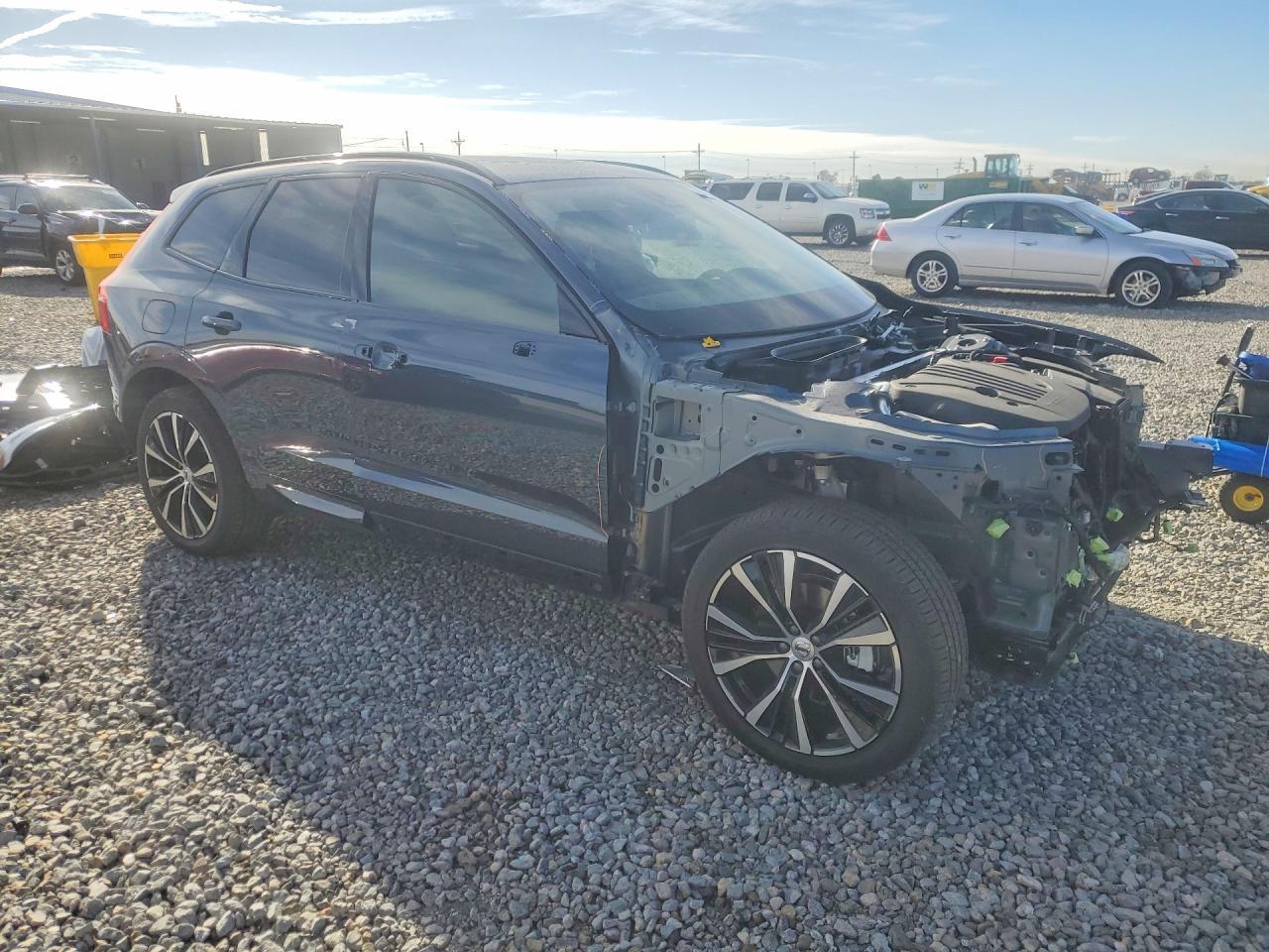 2025 VOLVO XC60