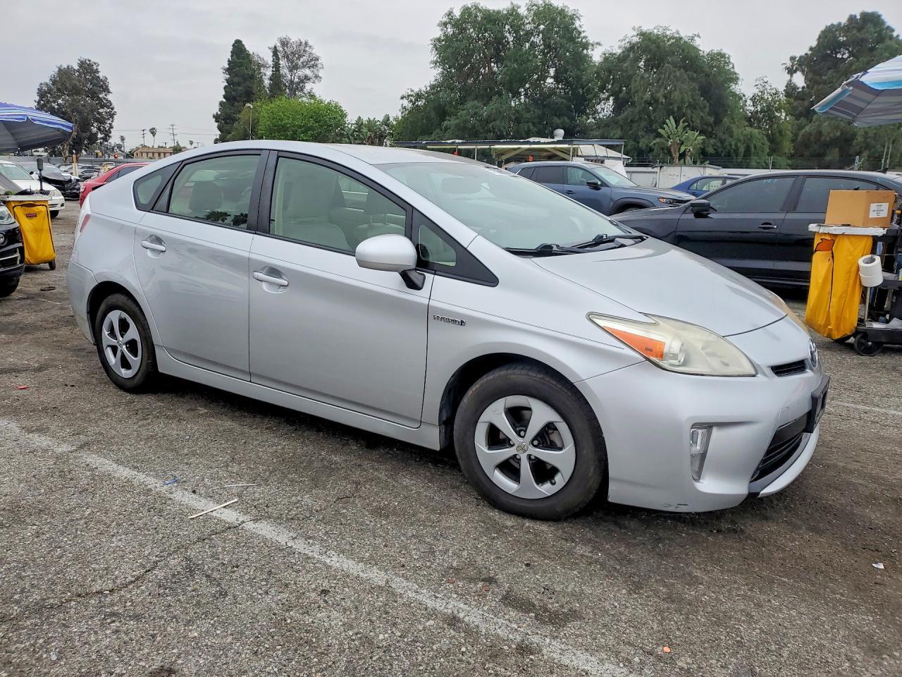 2013 TOYOTA PRIUS