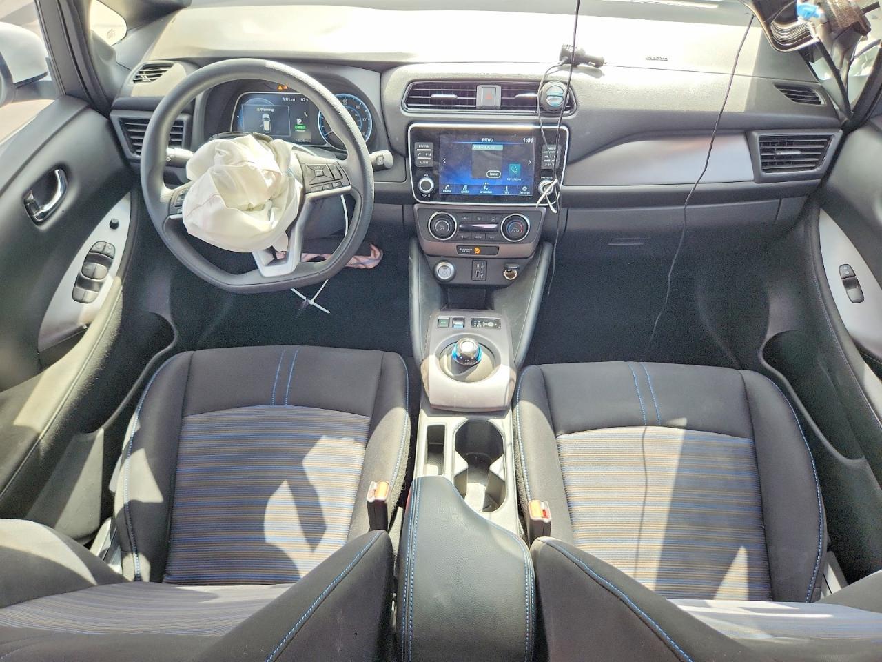 2025 NISSAN LEAF