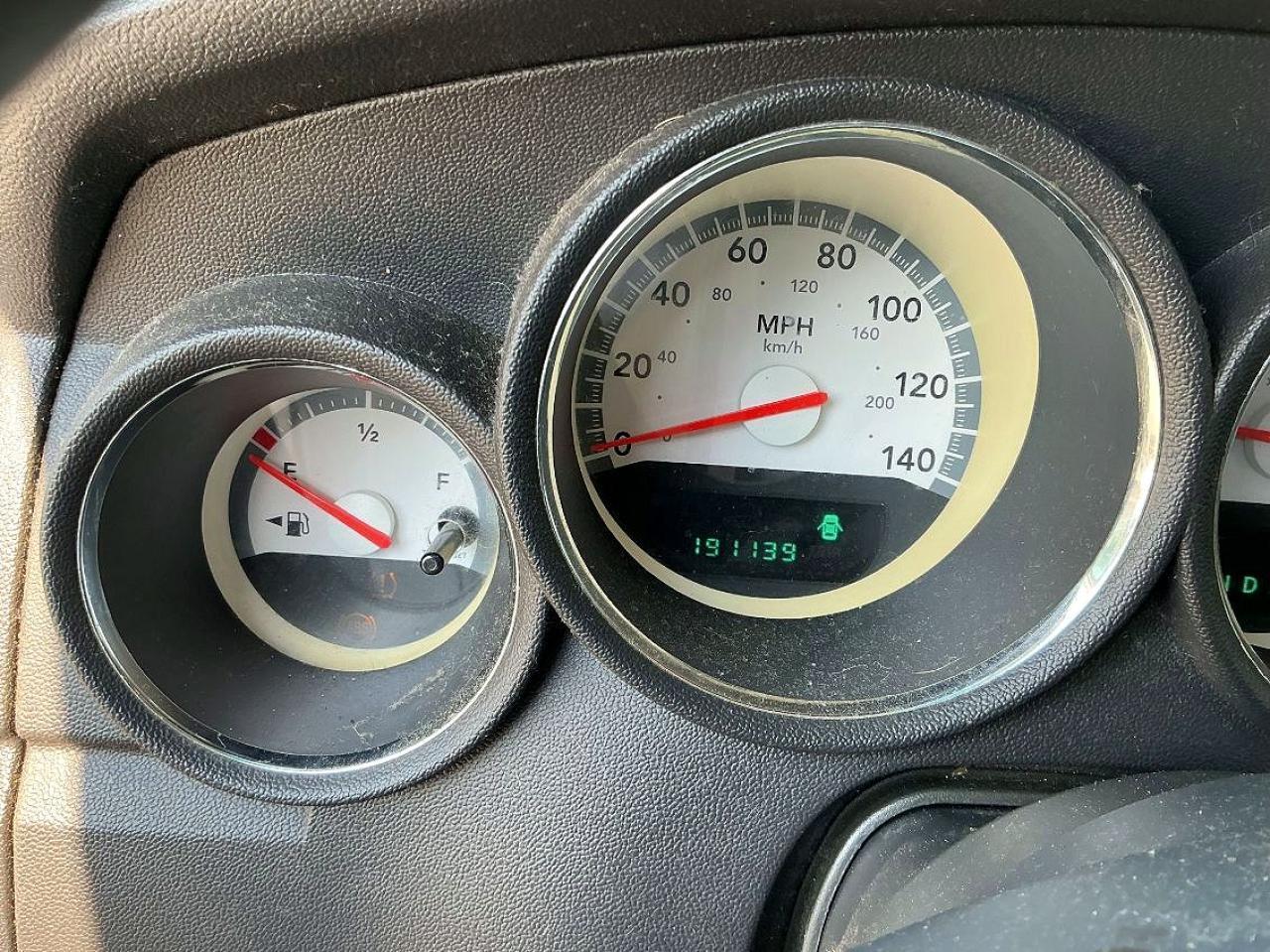 2008 DODGE CHARGER