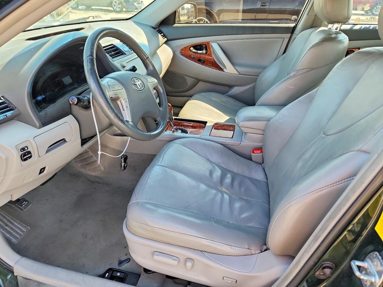 2011 TOYOTA CAMRY