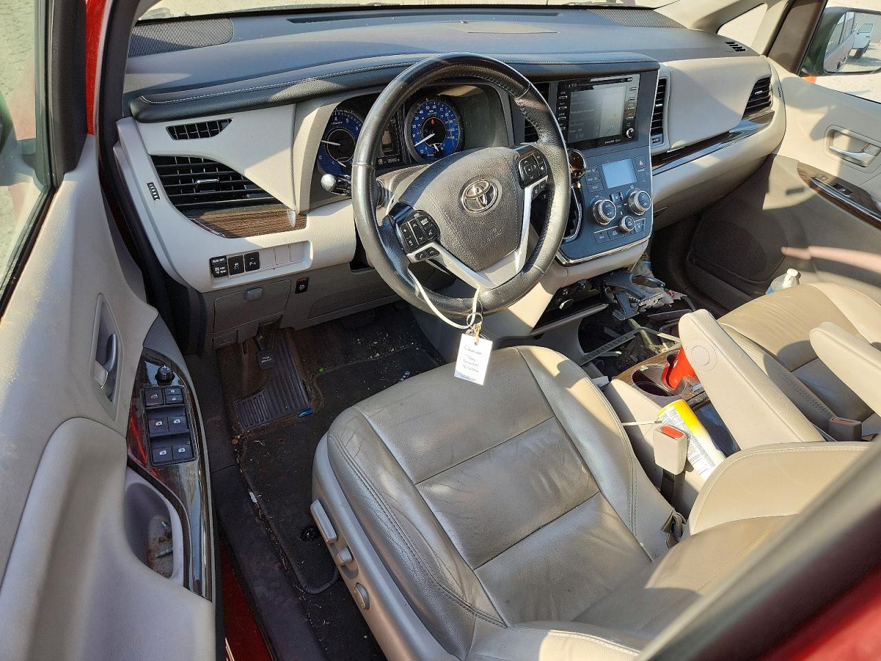 2018 TOYOTA SIENNA