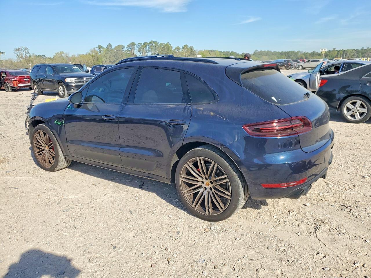 2017 PORSCHE Macan