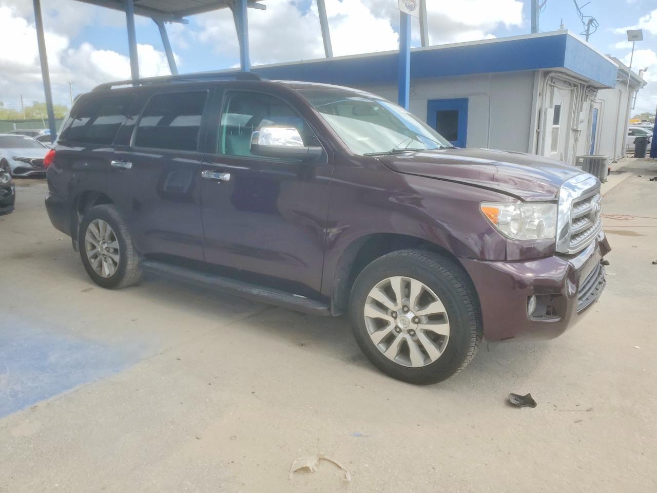2014 TOYOTA Sequoia