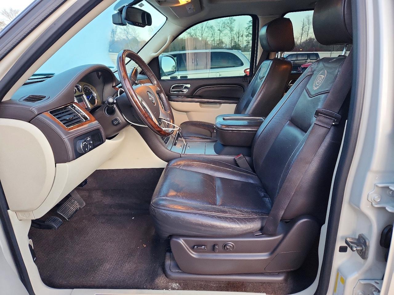 2013 CADILLAC Escalade ESV