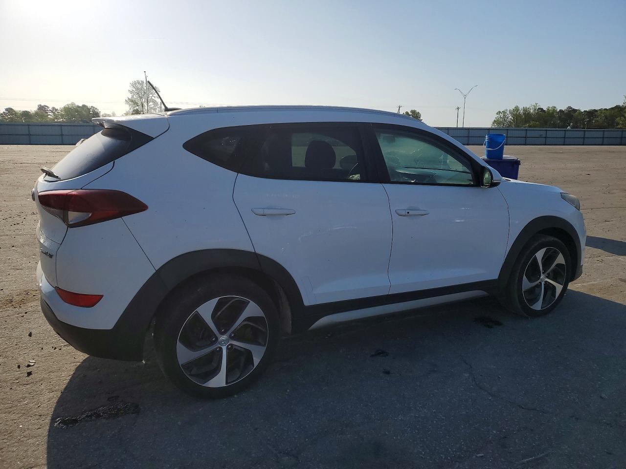 2017 HYUNDAI TUCSON
