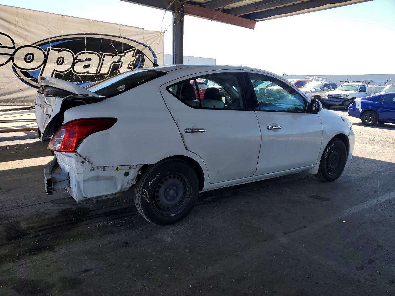 2014 NISSAN VERSA