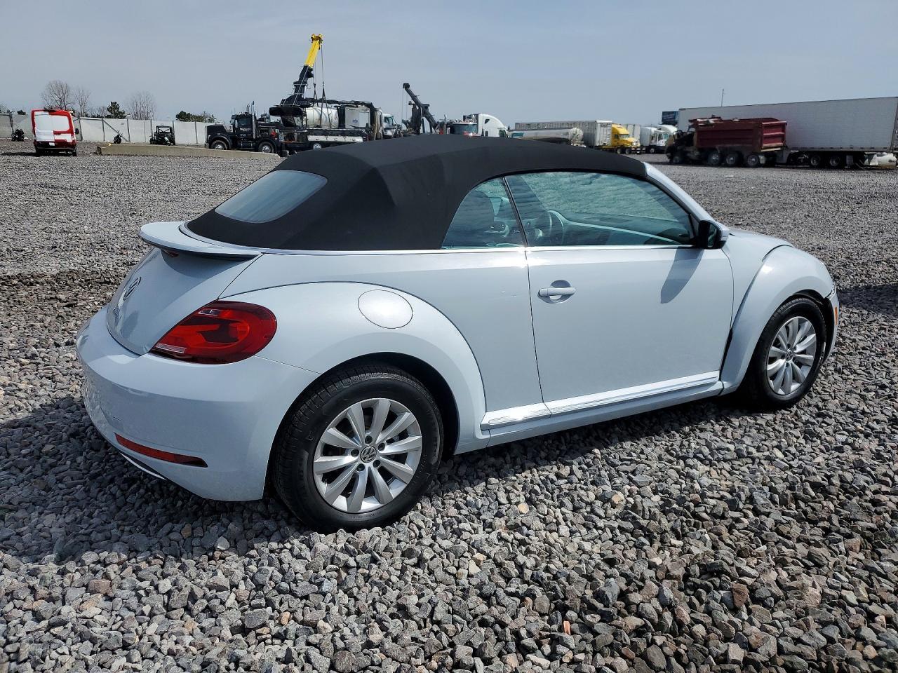 2017 VOLKSWAGEN Beetle