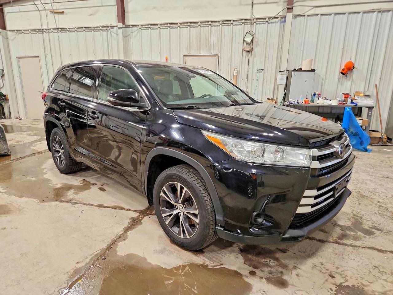 2017 TOYOTA HIGHLANDER